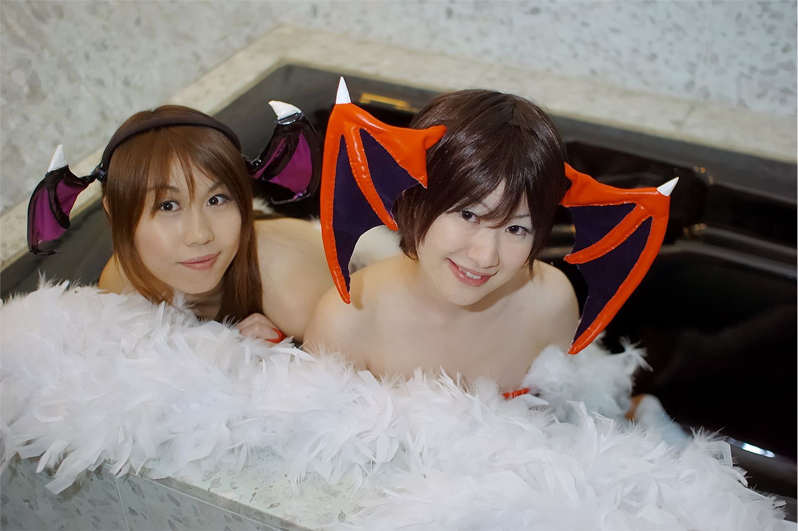 [Cosplay] 2013.04.08 Hot Lilith and Morrigan sexy Cosplay